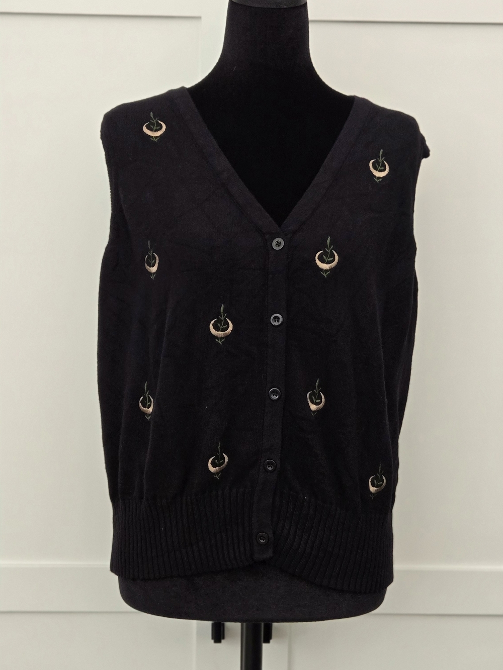 Disturbia Liana Moon Leaf Embroidered Button Up Sweater Vest Black V-Neck XL